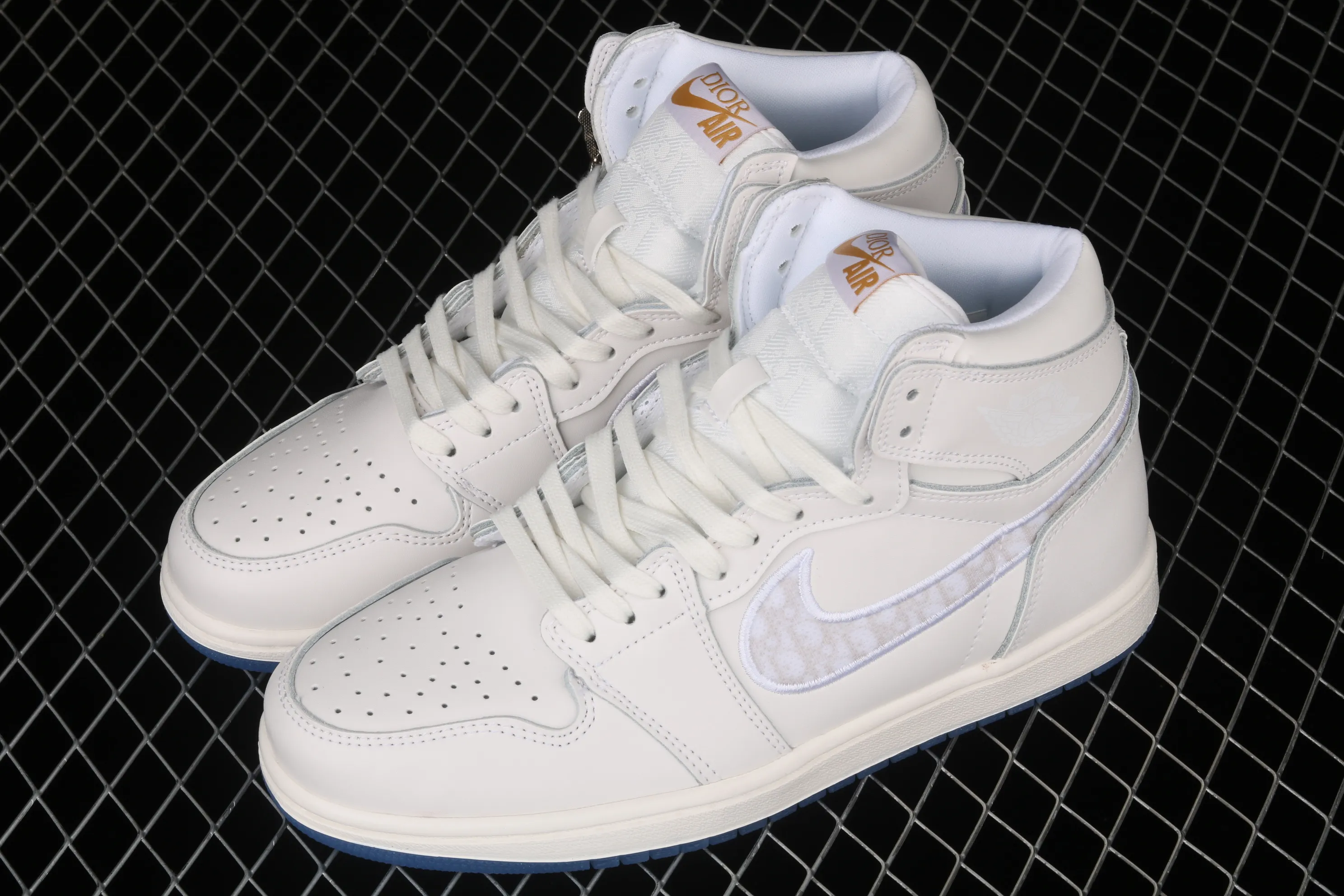 All categories Air Jordan Jordan series basketball shoes Air Jordan 1 High Z version Dr x Air Jordan 1 High AJ1 Joe 1 Dior joint all white high top CN8607-012